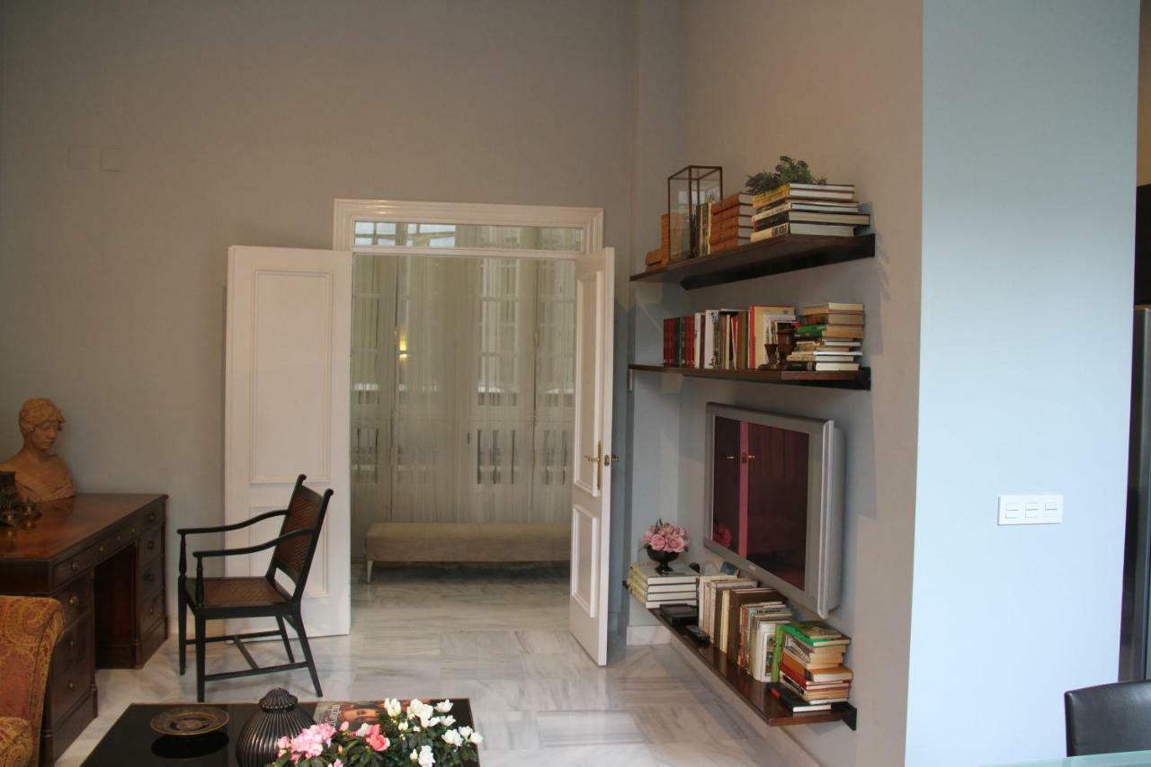 Luxurious 2 Bedroom Flat In A Historic Building Sevilla Buitenkant foto