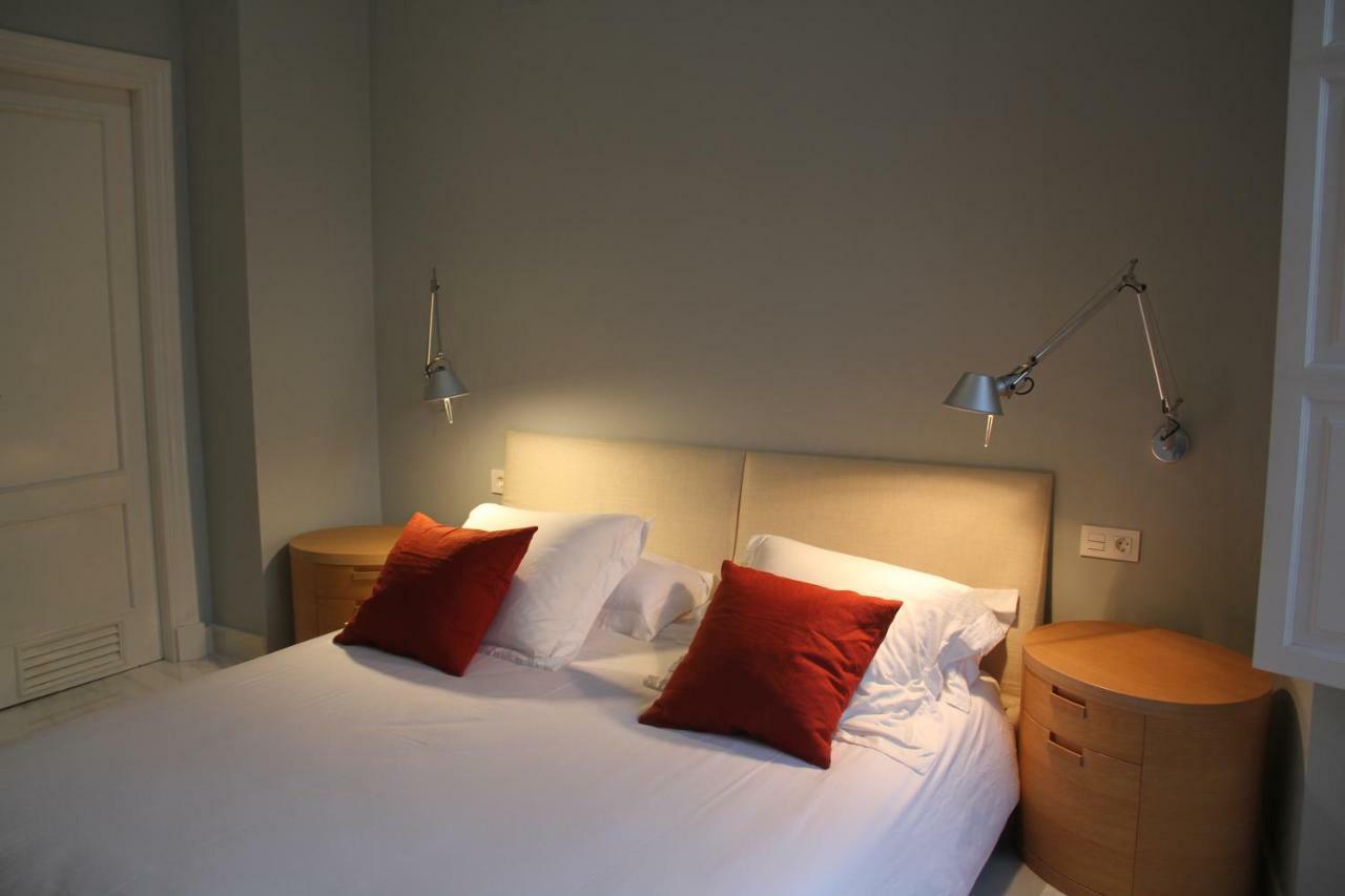 Luxurious 2 Bedroom Flat In A Historic Building Sevilla Buitenkant foto