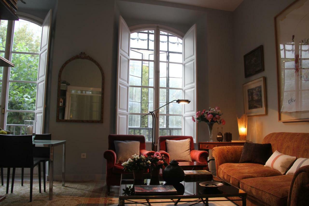 Luxurious 2 Bedroom Flat In A Historic Building Sevilla Buitenkant foto