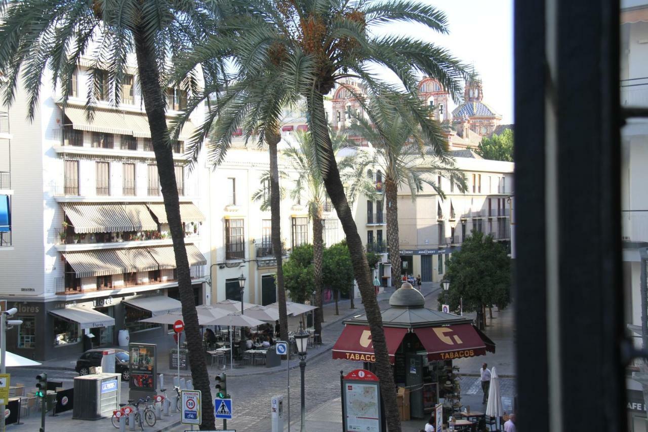 Luxurious 2 Bedroom Flat In A Historic Building Sevilla Buitenkant foto