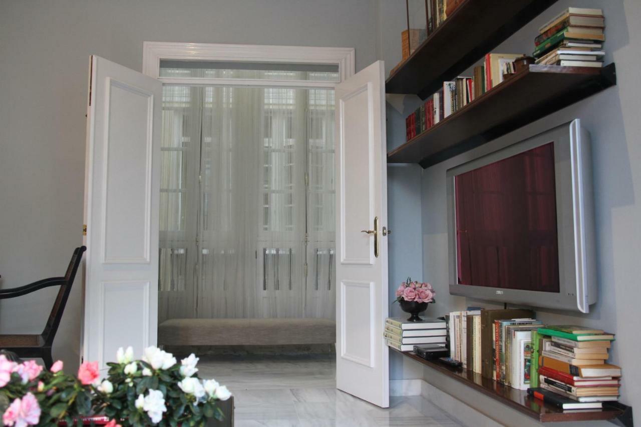 Luxurious 2 Bedroom Flat In A Historic Building Sevilla Buitenkant foto